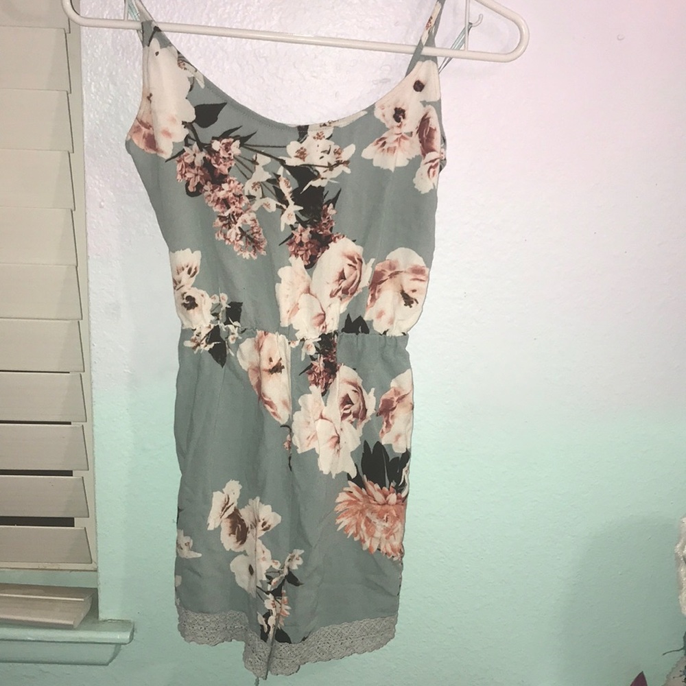 kendall&kylie blue floral romper